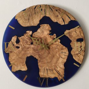 Ahşap epoksi duvar saati çap 40 cm, zeytin ağacı ve Lacivert, el yapımı