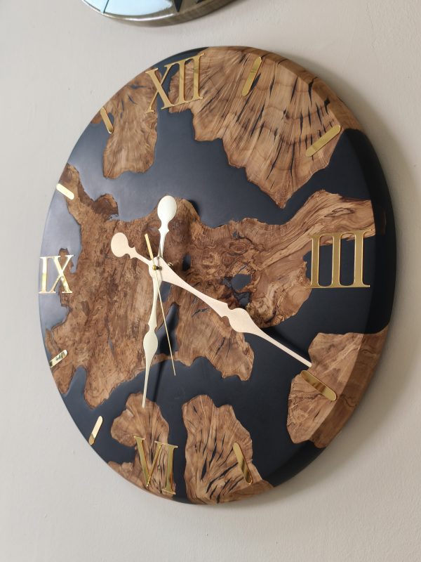 Ahşap epoksi duvar saati çap 50 cm, zeytin ağacı ve Siyah, el yapımı