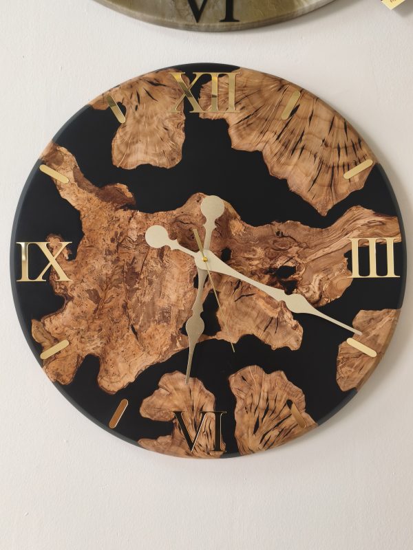 Ahşap epoksi duvar saati çap 50 cm, zeytin ağacı ve Siyah, el yapımı