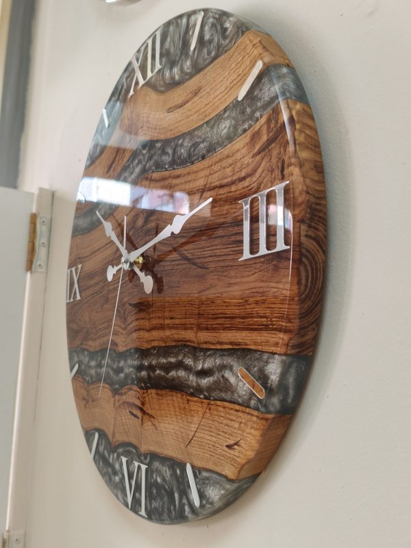 Ahşap epoksi duvar saati çap 42.5 cm, Kestane ağacı ve Gümüş Sedef, el yapımı
