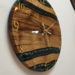 Ahşap epoksi duvar saati çap 39 cm, Kestane ağacı ve Yeşil İnci Sedef, el yapımı