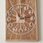 Ahşap oyma duvar saati 30x40 cm, Monocoat kaplama, aynalı pleksi rakamlar