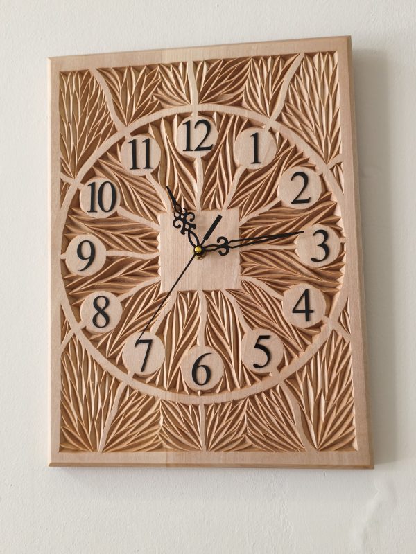 Ahşap oyma duvar saati 30x40 cm, Monocoat kaplama, aynalı pleksi rakamlar