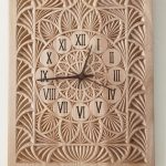 Ahşap oyma duvar saati 30x40 cm, geometrik motifli, ıhlamur ağacı, Roma rakamlı