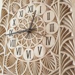 Ahşap oyma duvar saati 30x40 cm, geometrik motifli, ıhlamur ağacı, Roma rakamlı