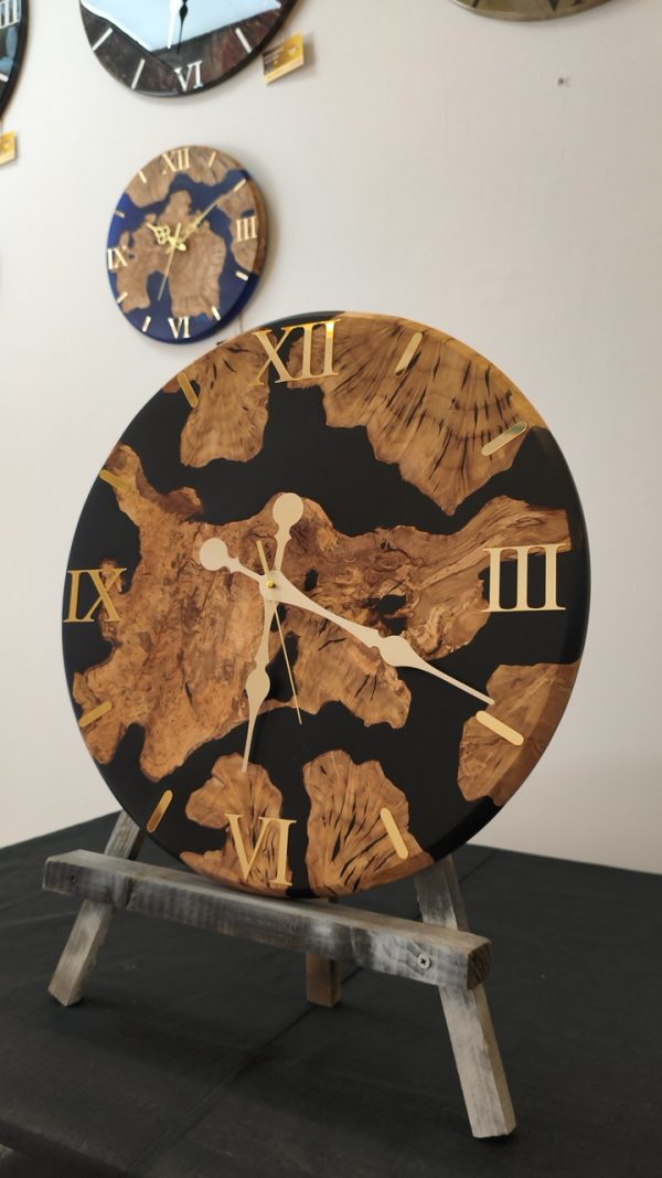 Ahşap epoksi duvar saati çap 50 cm, zeytin ağacı ve Siyah, el yapımı