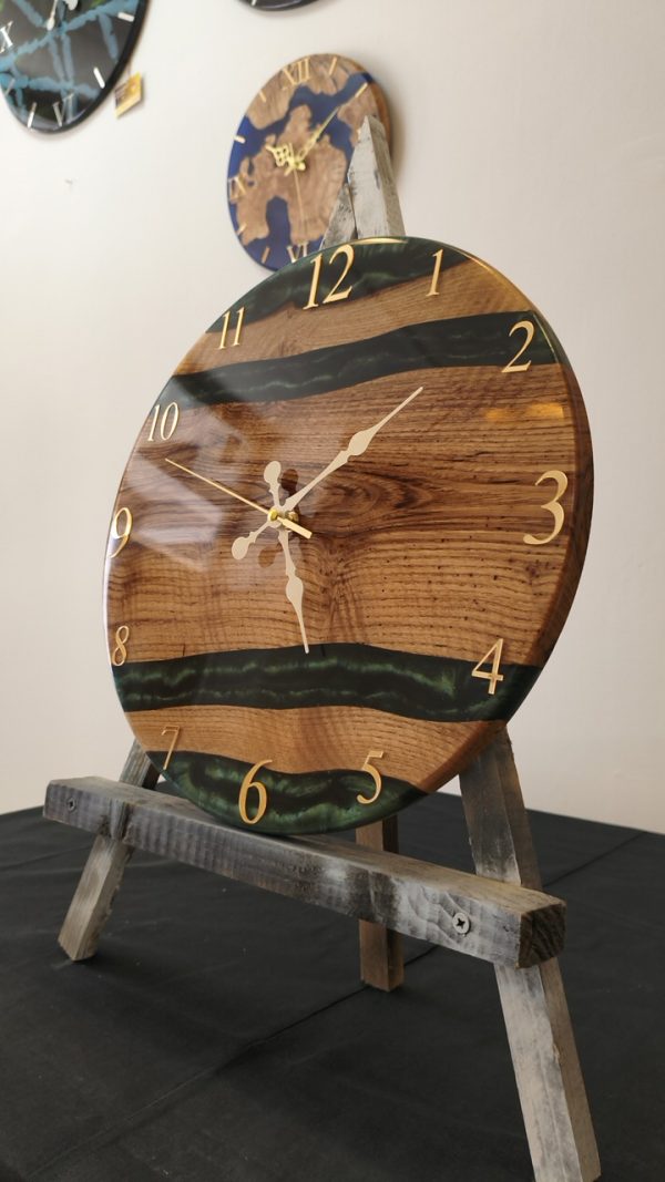 Ahşap epoksi duvar saati çap 39 cm, Kestane ağacı ve Yeşil İnci Sedef, el yapımı