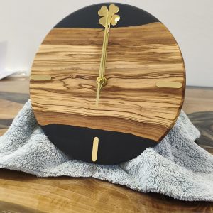 Zeytin Ahşap & Siyah Epoksi – Çap 20 cm – Ahşap Epoksi Duvar Saati