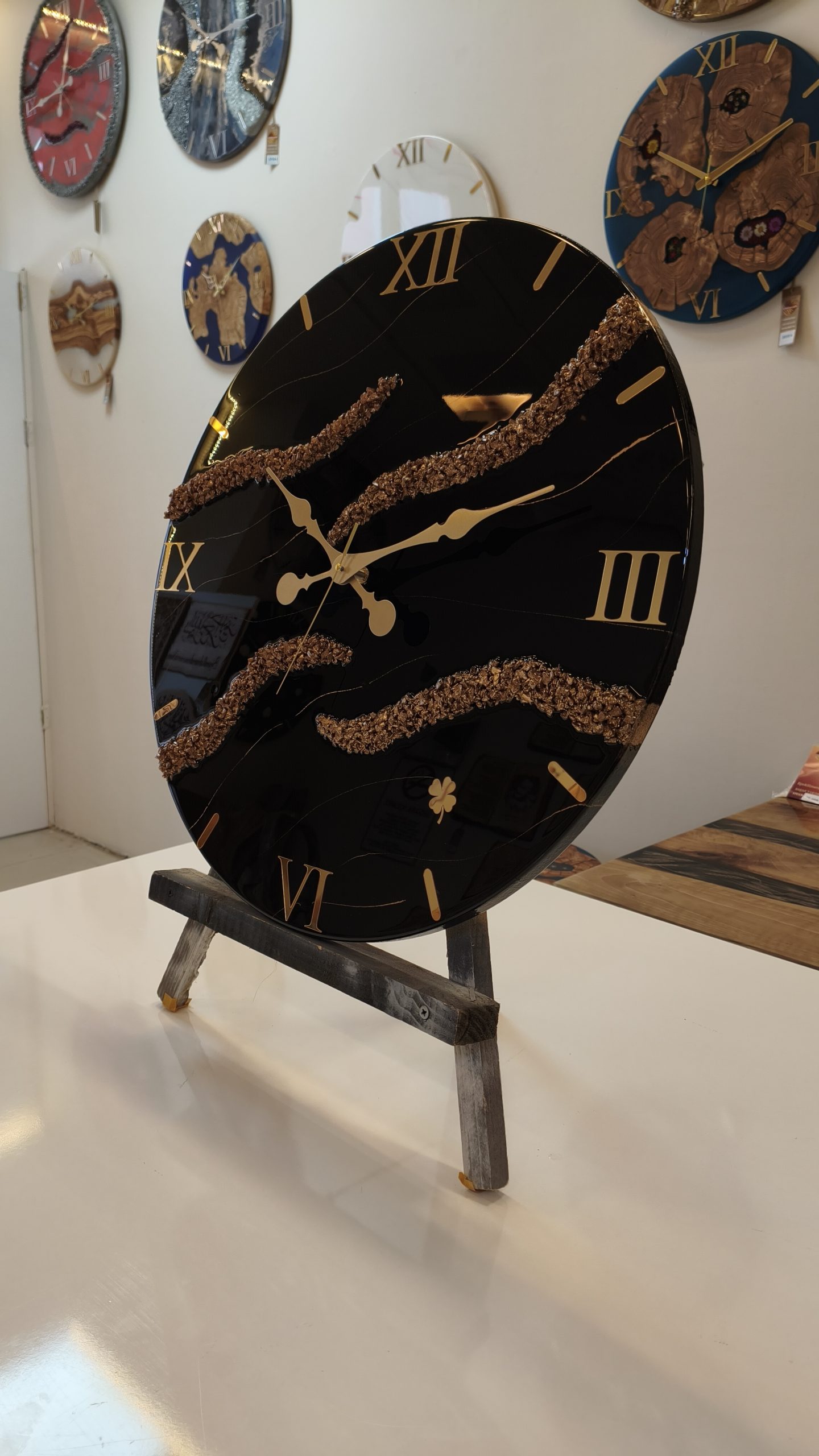 Siyah Altın Epoksi Duvar Saati 60 cm – El Yapımı Lüks Modern Dekoratif Salon Saati - Görsel 2