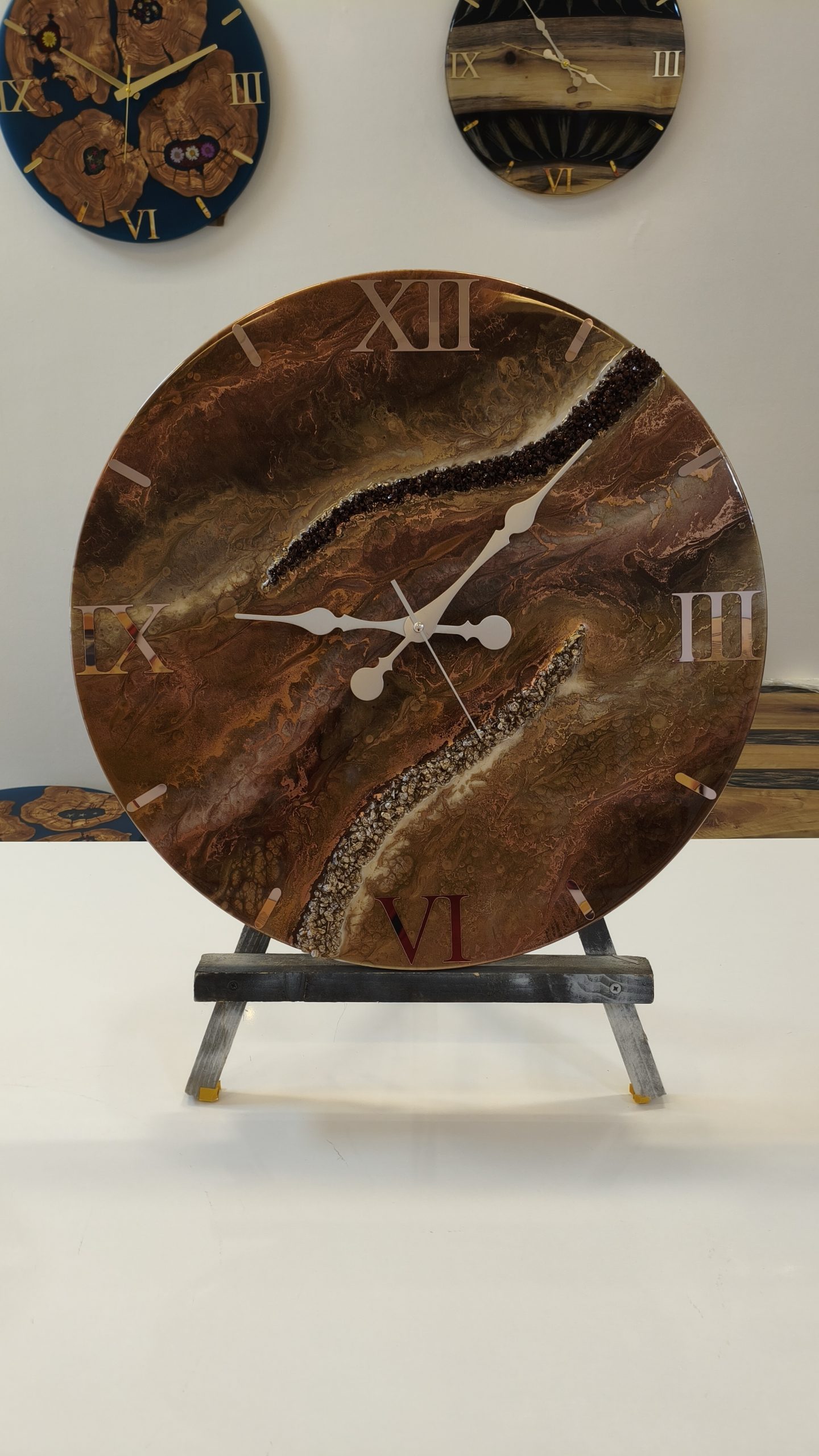 Bronz Kahverengi Mermer Desenli Epoksi Duvar Saati 60 cm – El Yapımı Lüks Dekoratif Salon Saati - Görsel 1